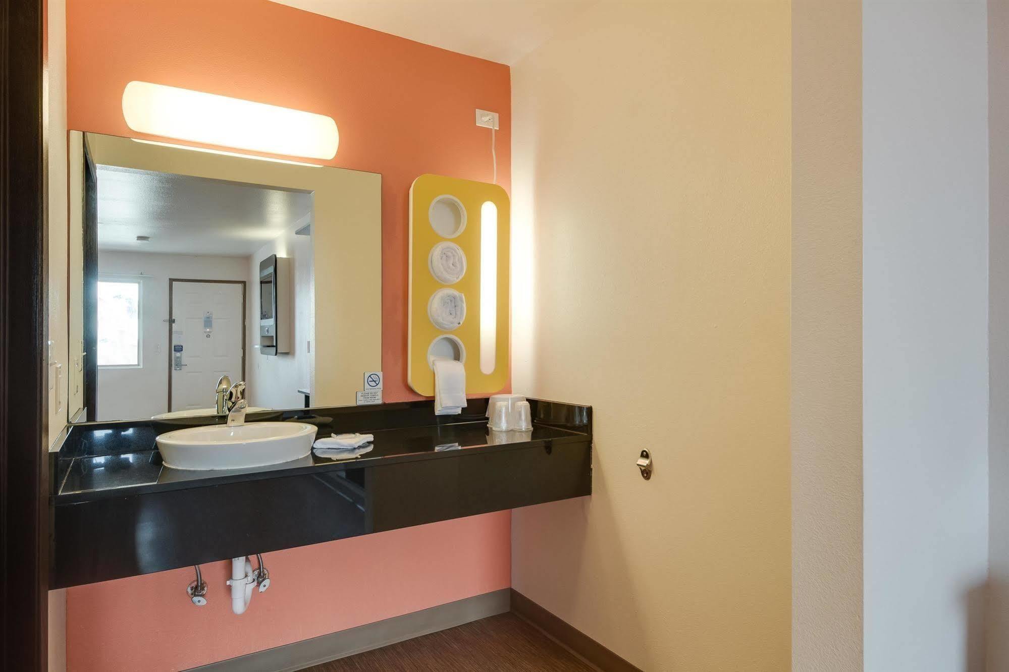 Motel 6-Brownsville, Tx North Buitenkant foto