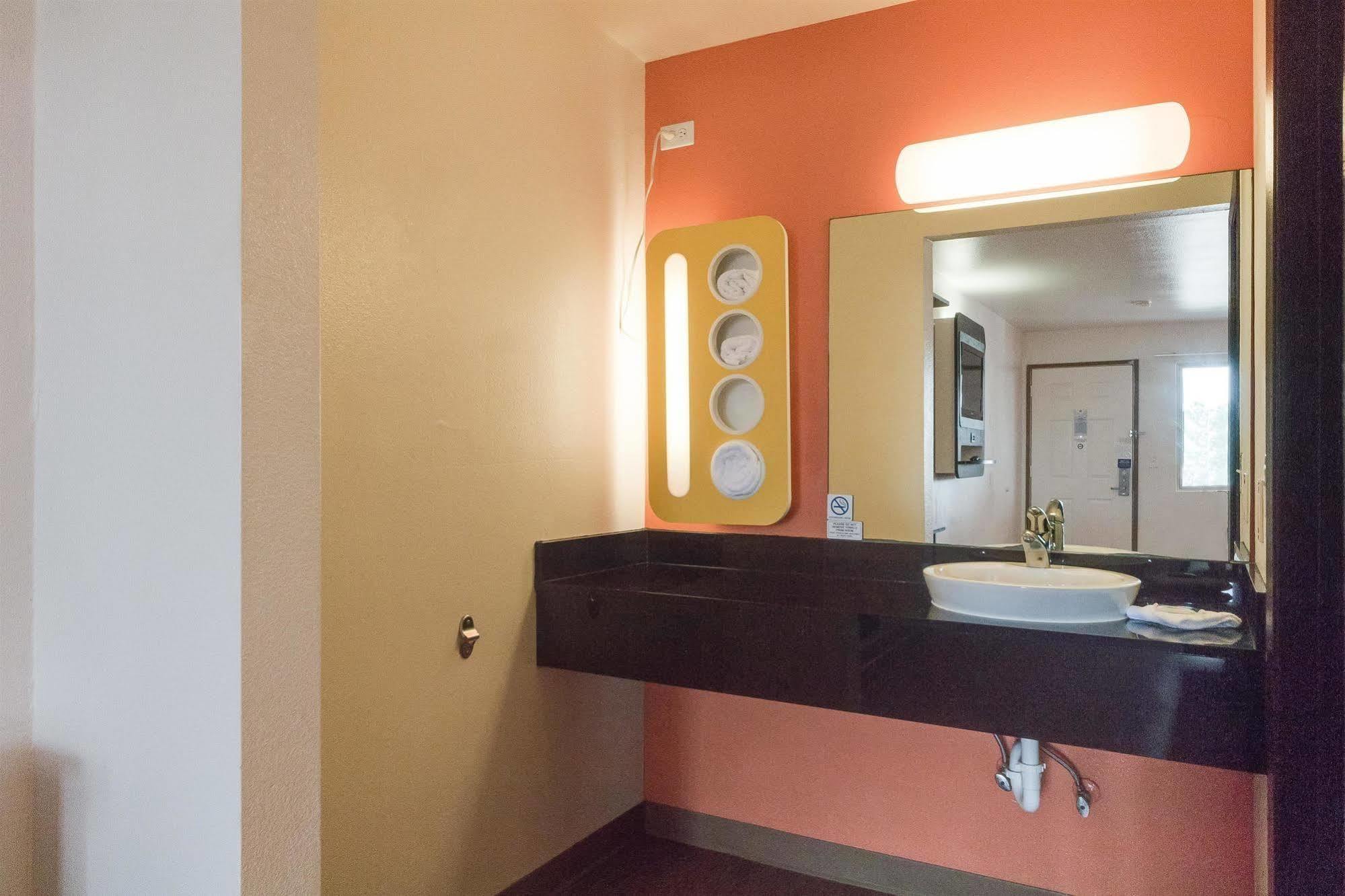 Motel 6-Brownsville, Tx North Buitenkant foto