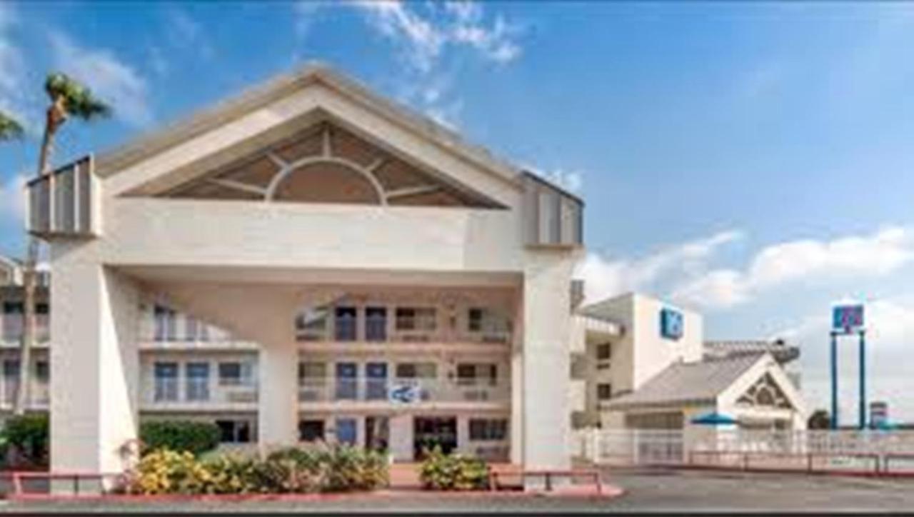 Motel 6-Brownsville, Tx North Buitenkant foto